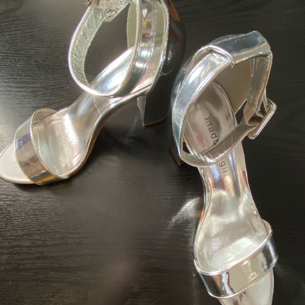 🛍️Madden Girl silver heels